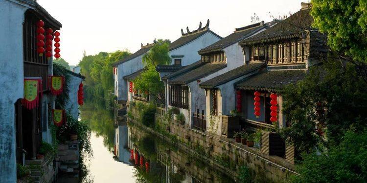 视频剪辑教程:如何批量制作滚动字幕,提升画面质感的操作方法